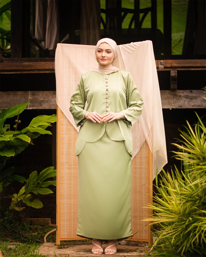 Niarina Scallop Modern Kurung (Green Tea)