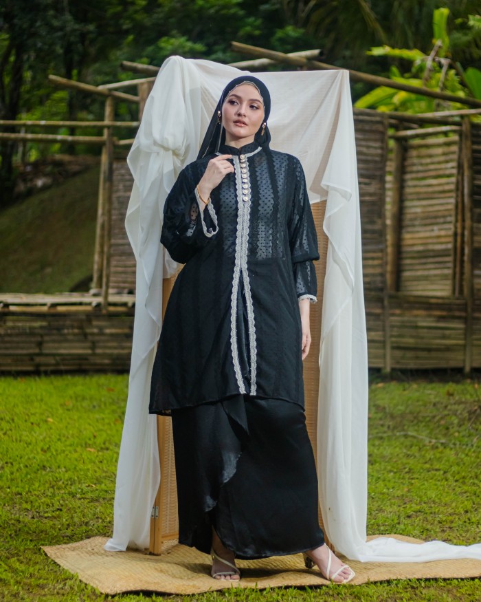 Sutratinta Luxe Kurung (Delima)