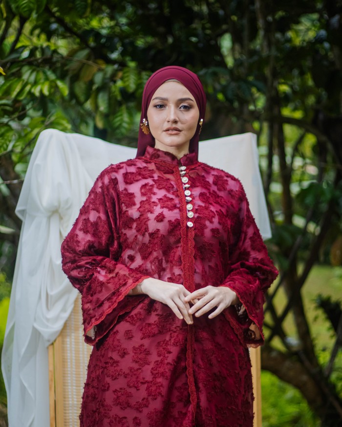 Sutratinta Luxe Kurung (Saga)