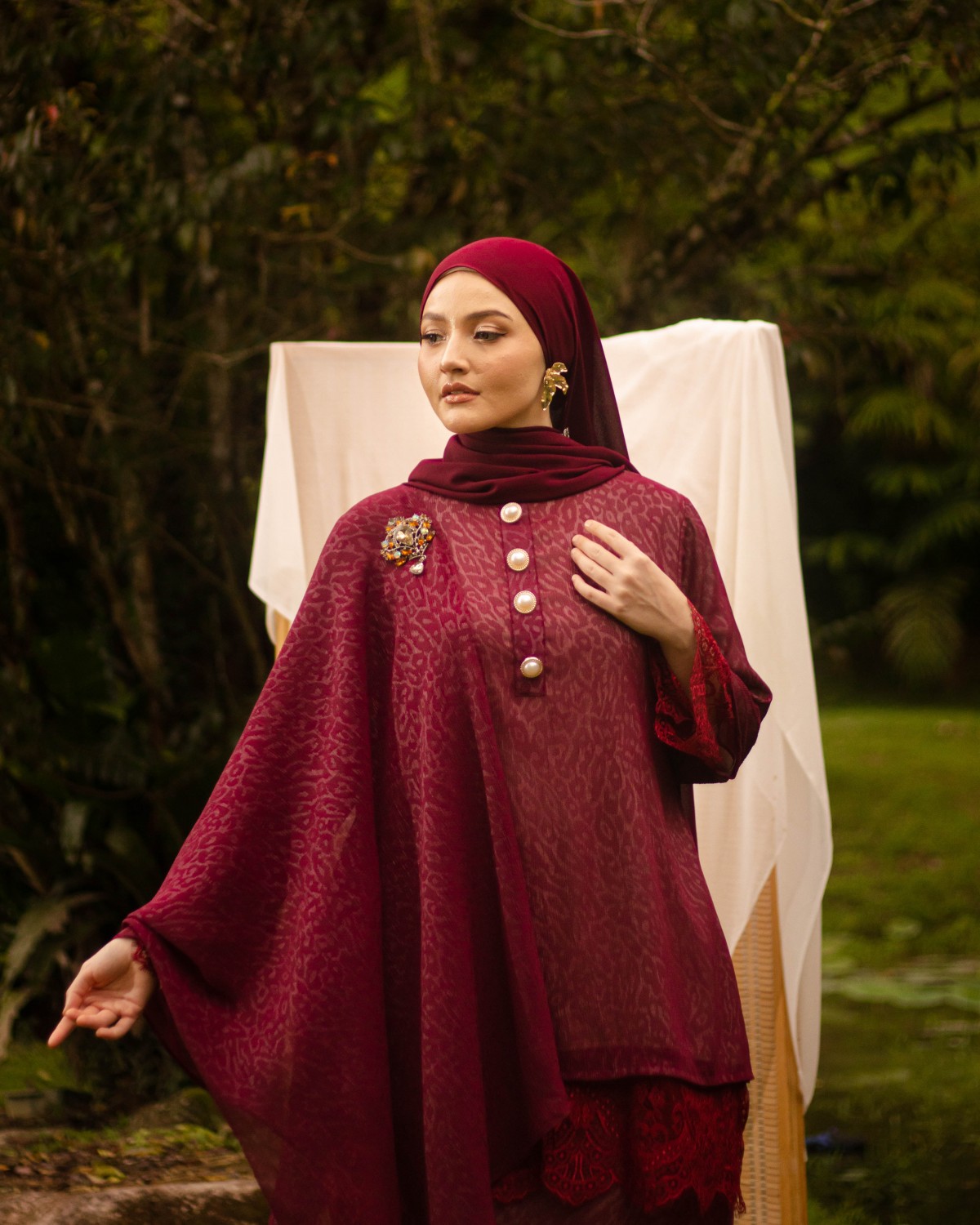 Ratnatika Lace Kurung with Selendang (Maroon)