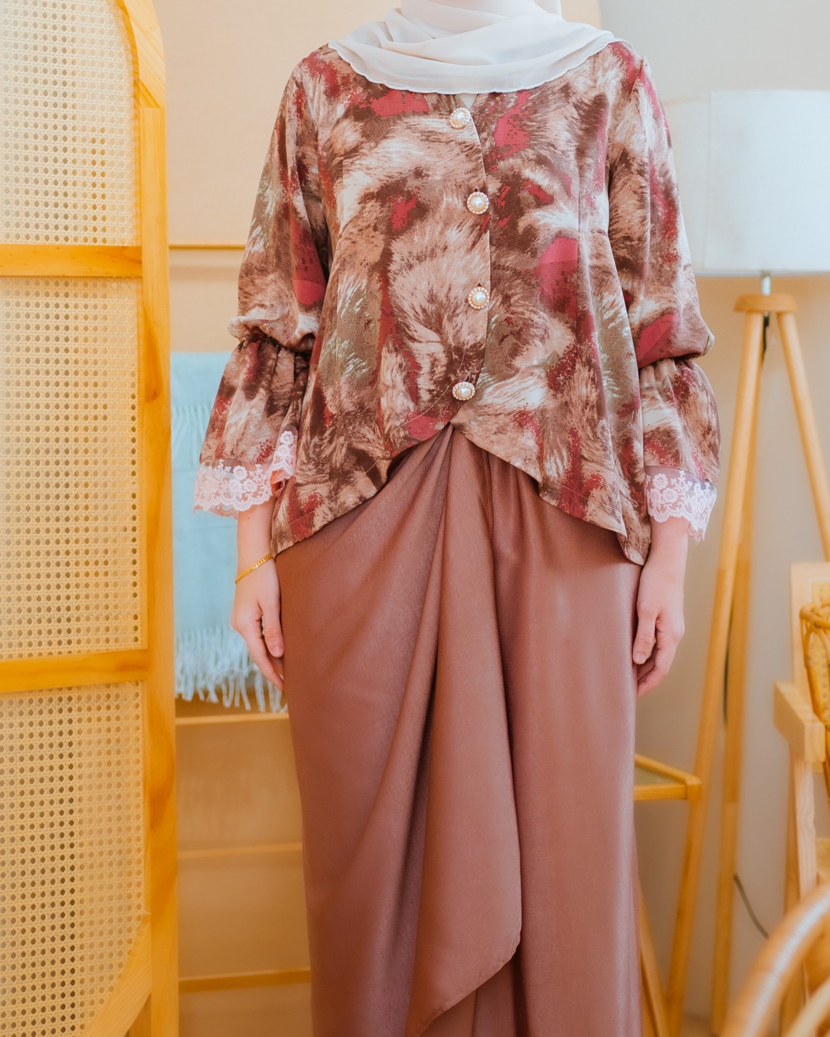 Mareesa Kurung Pario (Chestnut + Maroon)