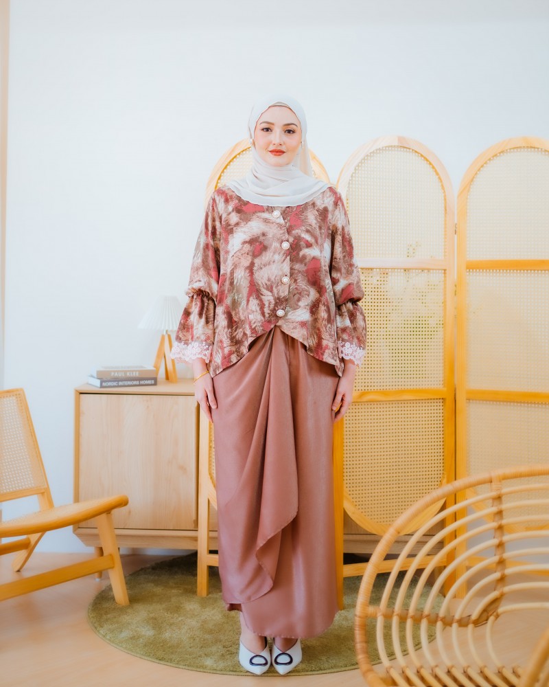 Mareesa Kurung Pario (Chestnut + Maroon)