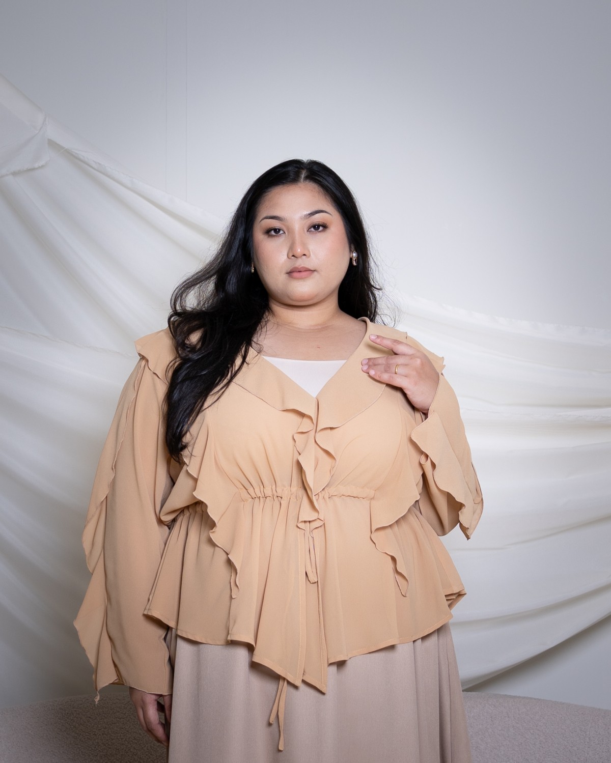 Evelyn Ruffled Top (Latte)