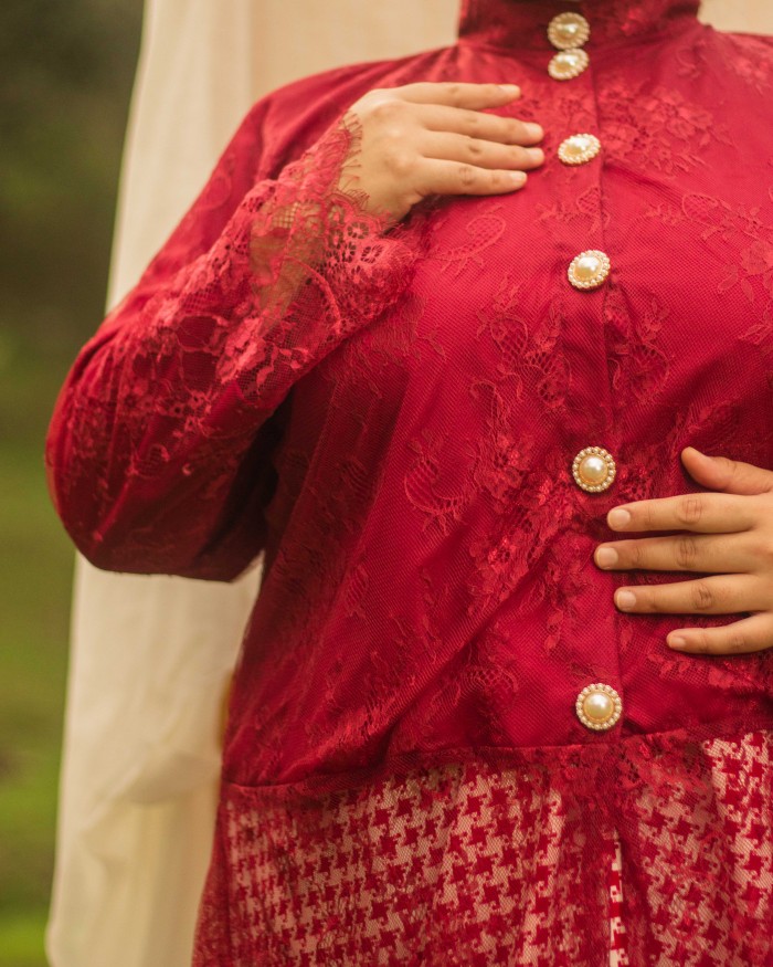 Champaka Lace Kurung (Gingham Maroon)